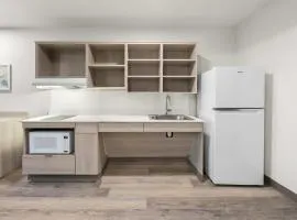 WoodSpring Suites Medford near I-5