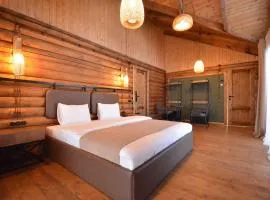 Homma Aparan with Superpool