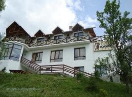Pensiunea Cabana Veverita Valea Doftanei, guest house in Trăisteni
