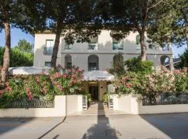 Hotel Dover Rooms & Coffee Adults Friendly