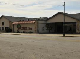 Apple Tree Inn, hotel with hot tubs in Independence