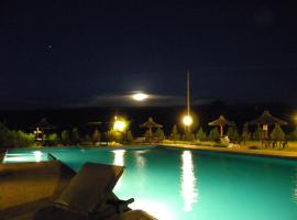 Wayra Pampa Posada & Aparts, hotel in San Lorenzo