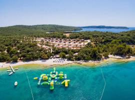 Nice Stacaravan In Pula With House Sea View, Hotel in Pula