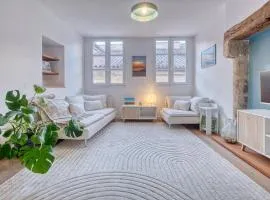 Derrière les vitraux