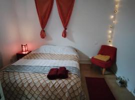 appartement dans maison de village โรงแรมในPinet