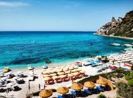 Costa Real - Garden Retreat with Private beach, Pet Friendly