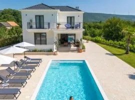 Luxury Villa Decima near Split - Pool, Touch Tennis & Multi-Court