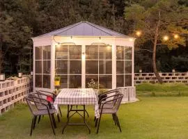 Gangneung WhiteN Pension