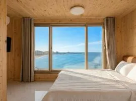 Goseong Leumeleu63 Pension