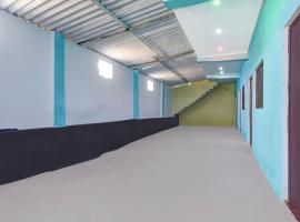 SPOT ON Samrat Hotel, hotel v destinácii Malīhābād