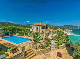 Talizeti Home - Adults Only