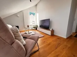 Sonnenhalde, Moderne Neubau- Wohnung mit 3- Schlafzimmern