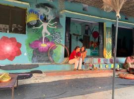 Clan BoHo - WiFi enabled mountain stay with nourishing farm to table meals, hotel v destinaci Rišikéš