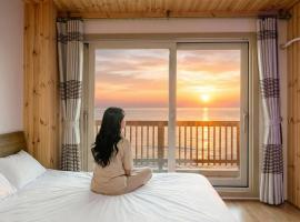 동해에 위치한 호텔 동해 빨강지붕 오션뷰펜션