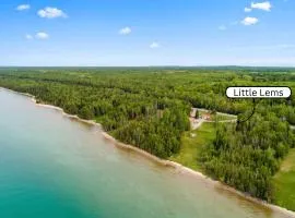 Lake Huron Escape Waterfront Firepit