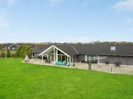 6 Bedroom Amazing Home In Idestrup
