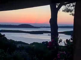 House with amazing view, Hotel in Conca Verde