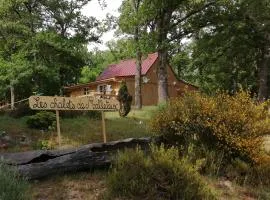 Les chalets au bord de l'étang de Malleteix