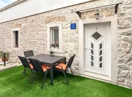 Gorgeous Apartment In Opuzen With Wifi