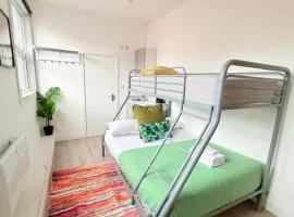 Halloway Private Bathrooms Guest Rooms