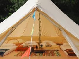 Festival Glamping At The Drum - Artist Village, hotel a Edimburg