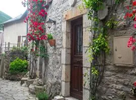 Nice Home In La Malène With Wifi