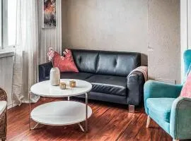 Cozy Apartment In Skulestadmo With Wifi