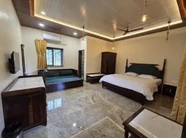 ROYALE NEELKANTHVILLa