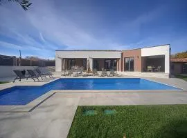 Villa Marex - Modern Villa with Private Pool, near sea -Pavićini, Pula, Istria