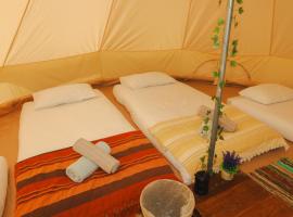 Festival Glamping At The Drum - Orchard Park, hotel a Edimburg