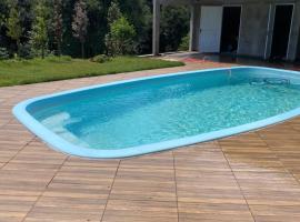 Chácara Barbosa a 10km do centro de chapecó, Hotel in Guatambu