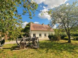 Le Relais de l'Écluse - nature lodge on an island, Hotel in Maroilles