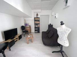 Le Antoine، فندق في كومبيان