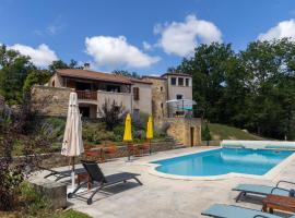 Domaine des Étoiles, מלון בLherm
