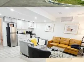 Garden Ave Suite 1 Mins to Hwy403