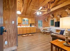 Oak Hill Cabin - cozy cabin gazebo and more