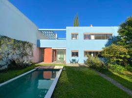 Maison Le Corbusier 2 chambres jardin & piscine, hotel v destinácii Pessac