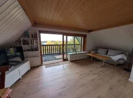 Wohnung am Wald in ruhiger Siedlung Panoramafenster zum höchsten Kunstwerk der Welt 5 Min zur Autobahn oder Zentrum