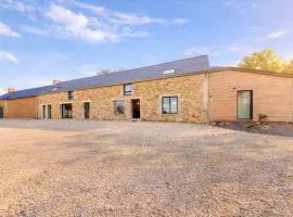 Full B Spacious Group House Sleeps 15