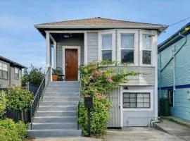 Charming Vintage 2BR Apartment in Oakland