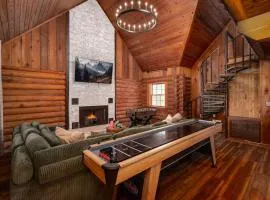Lakeside Haven with Jacuzzi and Games