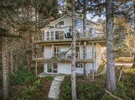 Cape Meares 4BR Oceanview Retreat King Bed