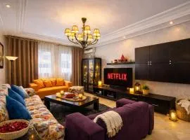 Chic-Top Amenity &Located in the center - 2 Bedrooms Apartment