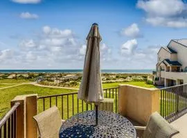 Lovely oceanfront townhouse in Summer Beach Village w/Shared Pool, Central AC