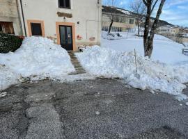 Casa Vacanze Frattura, hotel i Frattura