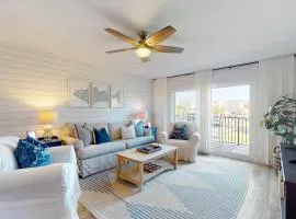 Oceanfront condo with direct beach access, shared pool, tennis