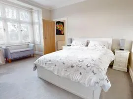 Stunning 2 Bed Georgian Apartment