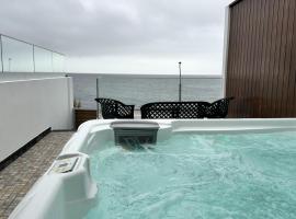 South Shore 2 - HOST & CHILL, Hotel in São Roque