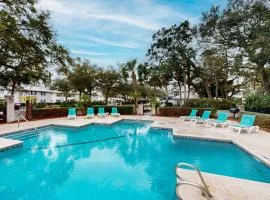 Private retreat with access to community pool & nearby entertainment
