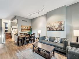 Settle into Soulard 6 beds 2 full baths، فندق في سانت لويس